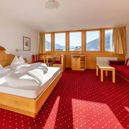 Hotel Schwarzer Adler 2*