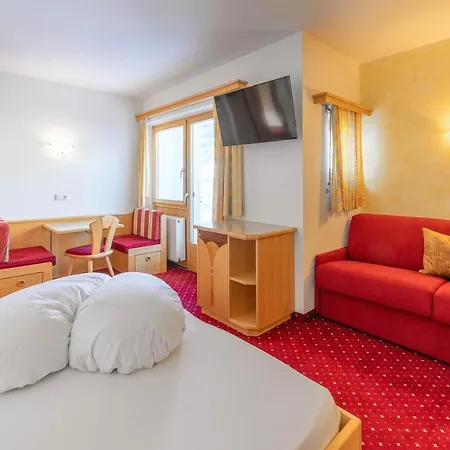 Hotel Schwarzer Adler 2*
