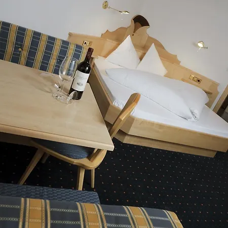 Schwarzer Adler Hotel 2*