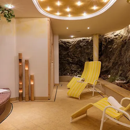 Schwarzer Adler Hotel 2*